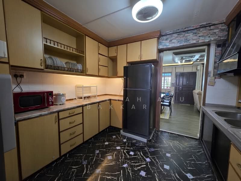621 Woodlands Drive 52, 621 Woodlands Drive 52, 3 Bedrooms, 1,098 sqft, HDB Flat For Sale, by Norazliah Abu Bakkar, 500185864 - Kitchen - PropertyGuru.com.sg