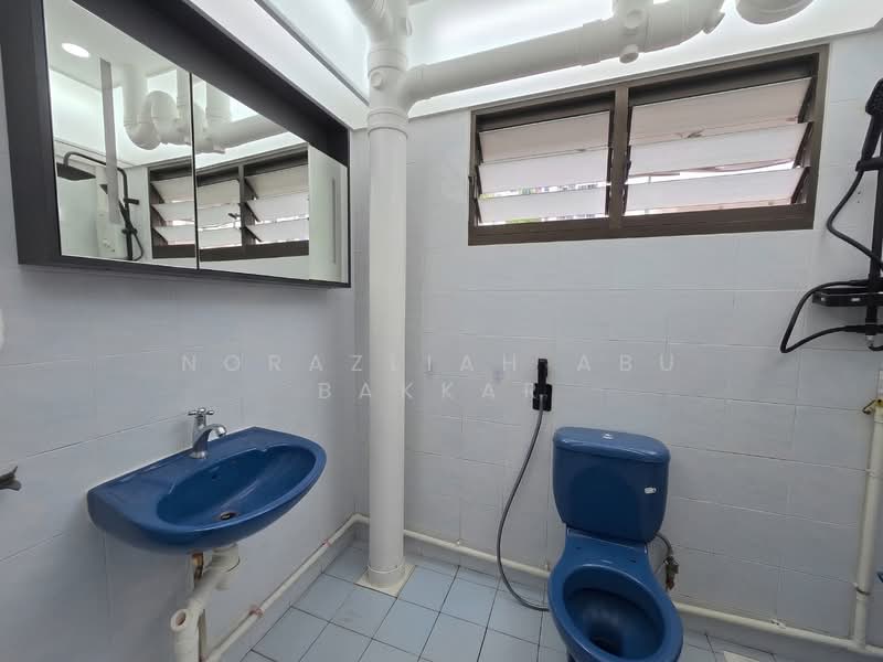 621 Woodlands Drive 52, 621 Woodlands Drive 52, 3 Bedrooms, 1,098 sqft, HDB Flat For Sale, by Norazliah Abu Bakkar, 500185864 - Bathroom - PropertyGuru.com.sg