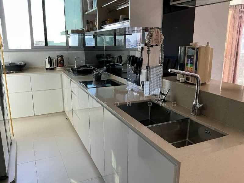 Regency Suites, 36 Kim Tian Road, 3 Bedrooms, 1,421 sqft, Apartment For Sale, by Rickson Ong, 500185892 - Kitchen - PropertyGuru.com.sg