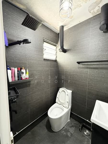 205 Marsiling Drive, 205 Marsiling Drive, 3 Bedrooms, 979 sqft, HDB Flat For Sale, by Rusydi Yusoff, 500185893 - Bathroom - PropertyGuru.com.sg
