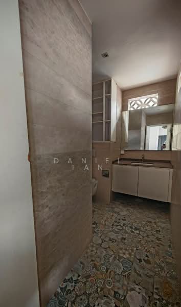 South Bridge Road, 276-276B South Bridge Road, 2,043 sqft, Shop / Shophouse For Rent, by Daniel Tan, 500185897 - Bathroom - CommercialGuru.com.sg