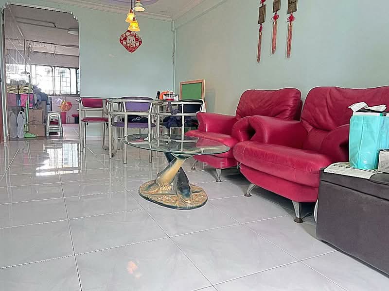 445 Ang Mo Kio Avenue 10, 445 Ang Mo Kio Avenue 10, 3 Bedrooms, 972 sqft, HDB Flat For Sale, by Ken Pek, 500185899 - Living Room - PropertyGuru.com.sg