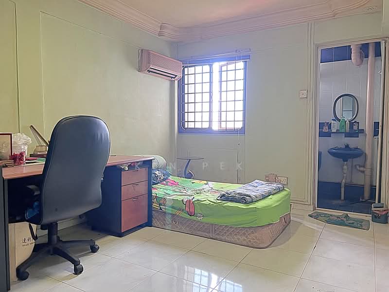 445 Ang Mo Kio Avenue 10, 445 Ang Mo Kio Avenue 10, 3 Bedrooms, 972 sqft, HDB Flat For Sale, by Ken Pek, 500185899 - Bedroom - PropertyGuru.com.sg