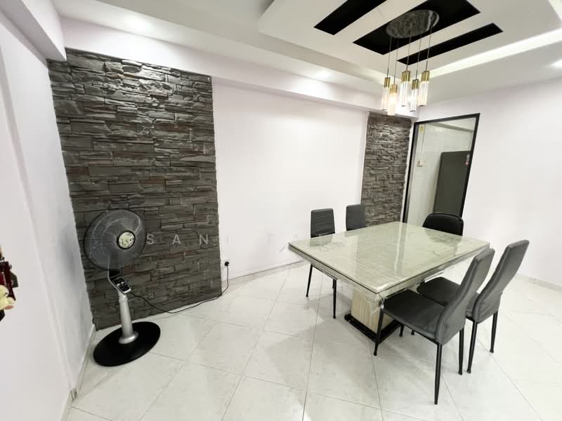 714 Woodlands Drive 70, 714 Woodlands Drive 70, 3 Bedrooms, 1,076 sqft, HDB Flat For Sale, by Sani Faisal, 500185915 - Dining Room - PropertyGuru.com.sg