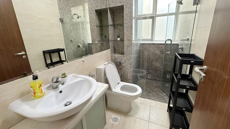 Sheares Ville, 9 Holt Road, Room Rental, 150 sqft, Condominium For Rent, by Gupta Sameer Raj, 500185917 - Bathroom - PropertyGuru.com.sg