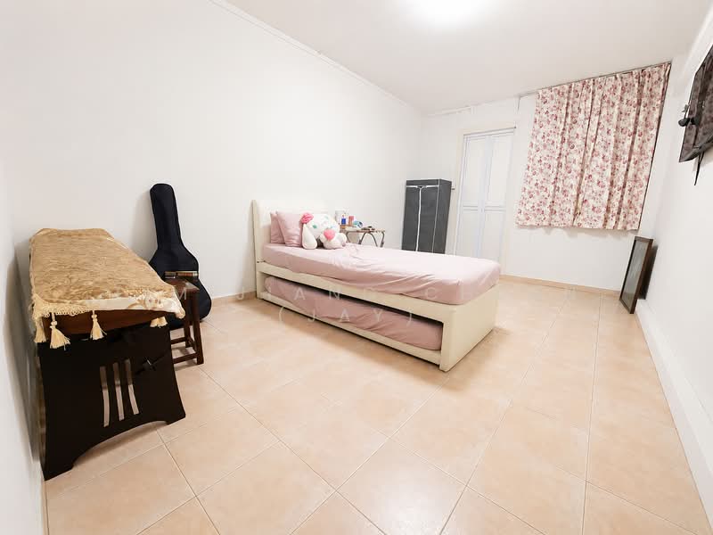 234 Serangoon Avenue 3, 234 Serangoon Avenue 3, 3 Bedrooms, 1,130 sqft, HDB Flat For Sale, by Lim Jiang Chuan (Jay), 500185922 - Bedroom - PropertyGuru.com.sg
