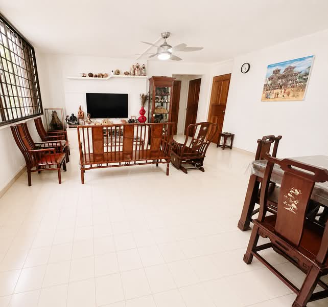 234 Serangoon Avenue 3, 234 Serangoon Avenue 3, 3 Bedrooms, 1,130 sqft, HDB Flat For Sale, by Lim Jiang Chuan (Jay), 500185922 - Living Room - PropertyGuru.com.sg