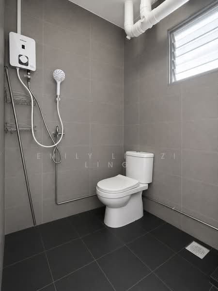 629 Yishun Street 61, 629 Yishun Street 61, 2 Bedrooms, 785 sqft, HDB Flat For Rent, by Emily Lim Zi Ling, 500185925 - Bathroom - PropertyGuru.com.sg