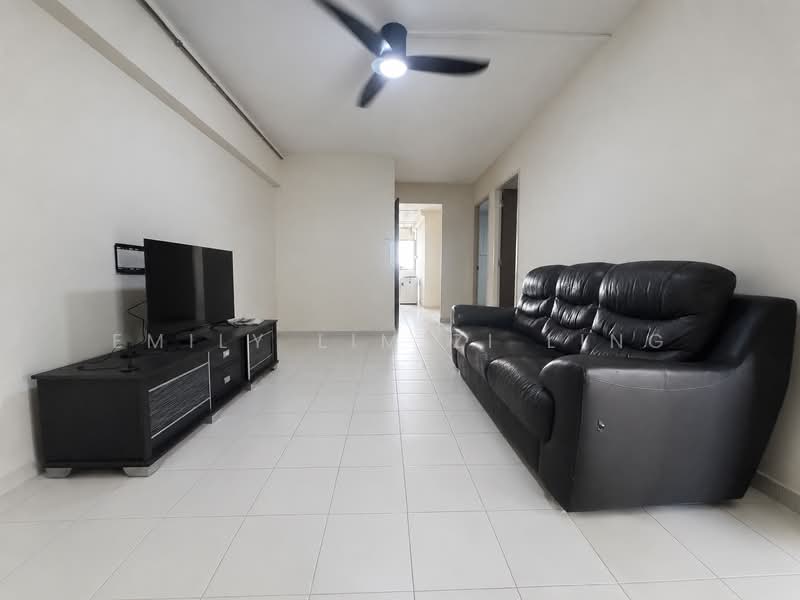 629 Yishun Street 61, 629 Yishun Street 61, 2 Bedrooms, 785 sqft, HDB Flat For Rent, by Emily Lim Zi Ling, 500185925 - Living Room - PropertyGuru.com.sg