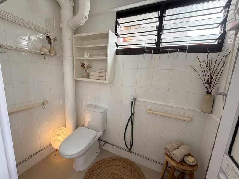 501 Hougang Avenue 8, 501 Hougang Avenue 8, 3 Bedrooms, 904 sqft, HDB Flat For Rent, by Mandy Huang, 500185950 - Bathroom - PropertyGuru.com.sg