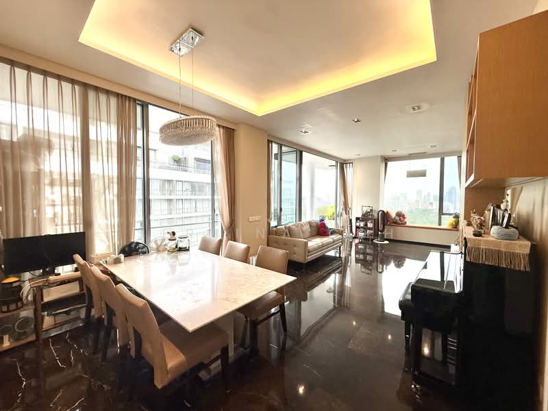 Helios Residences, 17 Cairnhill Circle, 3 Bedrooms, 1,916 sqft, Condominium For Sale, by Serbina Goh, 500185954 - Living Room - PropertyGuru.com.sg