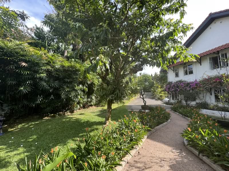 UNLIMITED POTENTIAL 🌟 Regular GCB Plot 🌟 Lush Greenery, , 4 Bedrooms, 4,000 sqft, Good Class Bungalow For Sale, by Martin Goh 吴伟楠, 500185965 - Exterior - PropertyGuru.com.sg