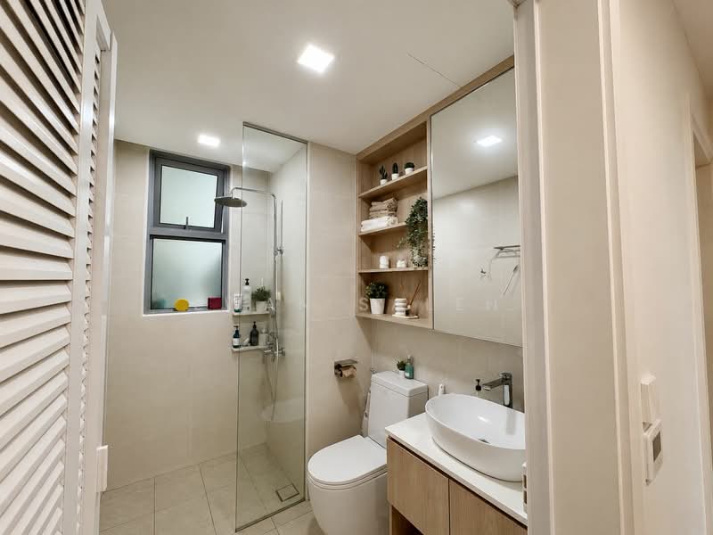 Canberra Residences, 509 Canberra Drive, 3 Bedrooms, 904 sqft, Condominium For Sale, by Ewan Saleh, 500185970 - Bathroom - PropertyGuru.com.sg