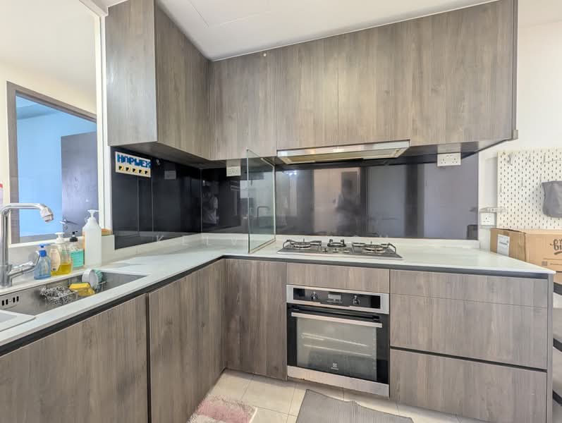 iNz Residence, 62 Choa Chu Kang Avenue 5, 3 Bedrooms, 1,012 sqft, Condominium For Sale, by Kelvin Koh, 500185990 - Kitchen - PropertyGuru.com.sg