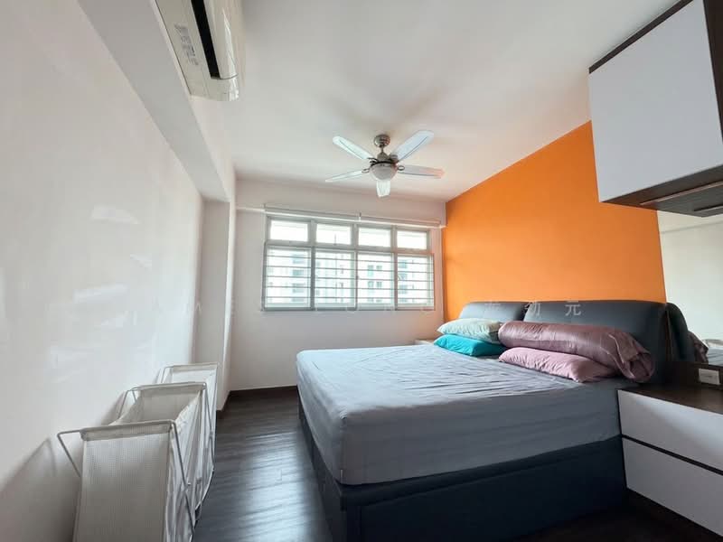 162B Rivervale Crescent, 162B Rivervale Crescent, 3 Bedrooms, 1,001 sqft, HDB Flat For Sale, by James Long 龙劲元, 500185996 - MBR Bedroom - decluttered - PropertyGuru.com.sg