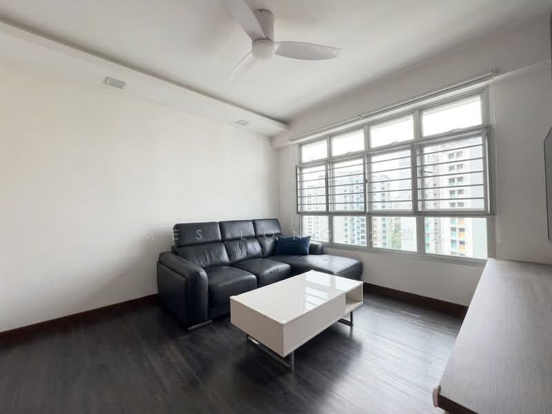 162B Rivervale Crescent, 162B Rivervale Crescent, 3 Bedrooms, 1,001 sqft, HDB Flat For Sale, by James Long 龙劲元, 500185996 - Living Room - decluttered - PropertyGuru.com.sg