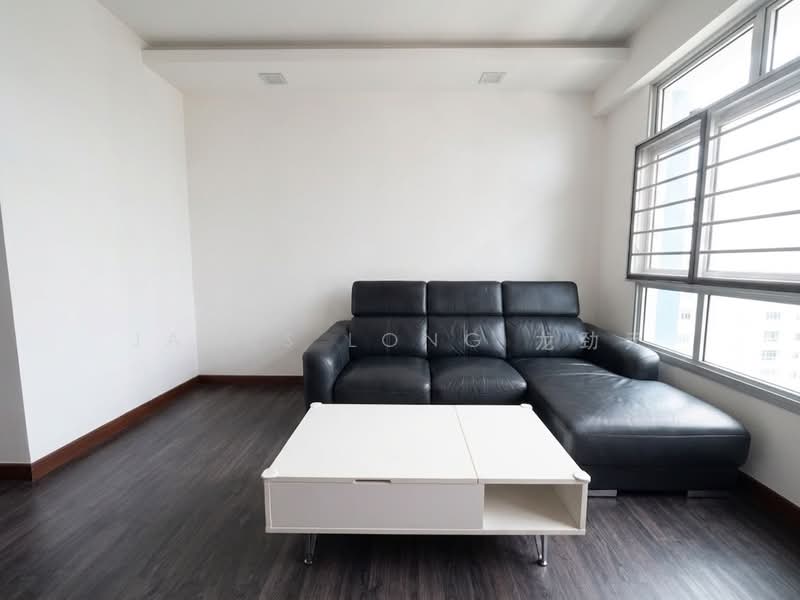 162B Rivervale Crescent, 162B Rivervale Crescent, 3 Bedrooms, 1,001 sqft, HDB Flat For Sale, by James Long 龙劲元, 500185996 - Living Room - decluttered - PropertyGuru.com.sg