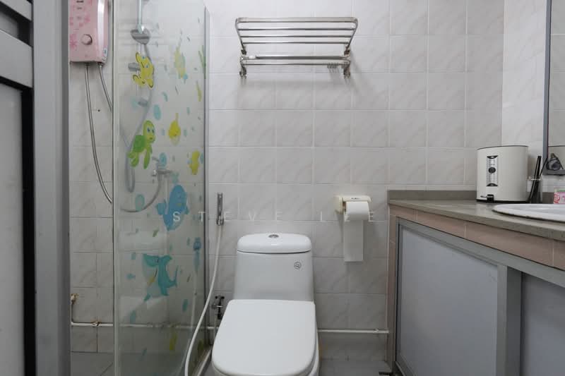322 Sembawang Close, 322 Sembawang Close, 3 Bedrooms, 1,087 sqft, HDB Flat For Sale, by Steve Lee, 500186001 - Bathroom - PropertyGuru.com.sg