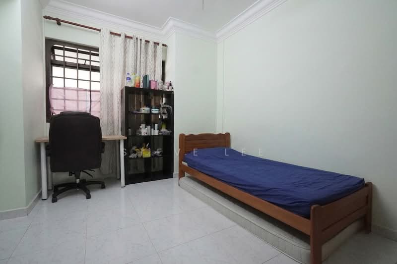 322 Sembawang Close, 322 Sembawang Close, 3 Bedrooms, 1,087 sqft, HDB Flat For Sale, by Steve Lee, 500186001 - Bedroom - PropertyGuru.com.sg