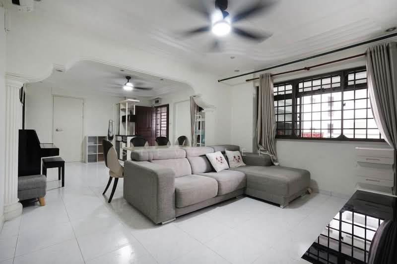 322 Sembawang Close, 322 Sembawang Close, 3 Bedrooms, 1,087 sqft, HDB Flat For Sale, by Steve Lee, 500186001 - Living Room - PropertyGuru.com.sg