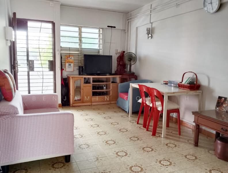 377 Clementi Avenue 5, 377 Clementi Avenue 5, Room Rental, 180 sqft, HDB Flat For Rent, by Benjamin Goh L H, 500186010 - Living Room - PropertyGuru.com.sg