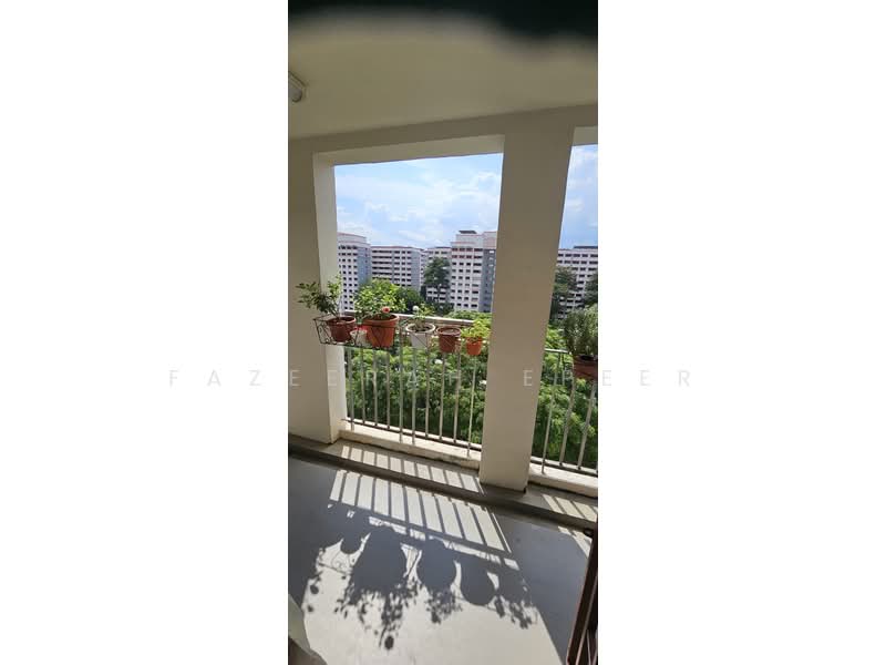 684C Woodlands Drive 62, 684C Woodlands Drive 62, 3 Bedrooms, 1,109 sqft, HDB Flat For Sale, by Fazeerah Epeer, 500186022 - Garden view from main door - PropertyGuru.com.sg