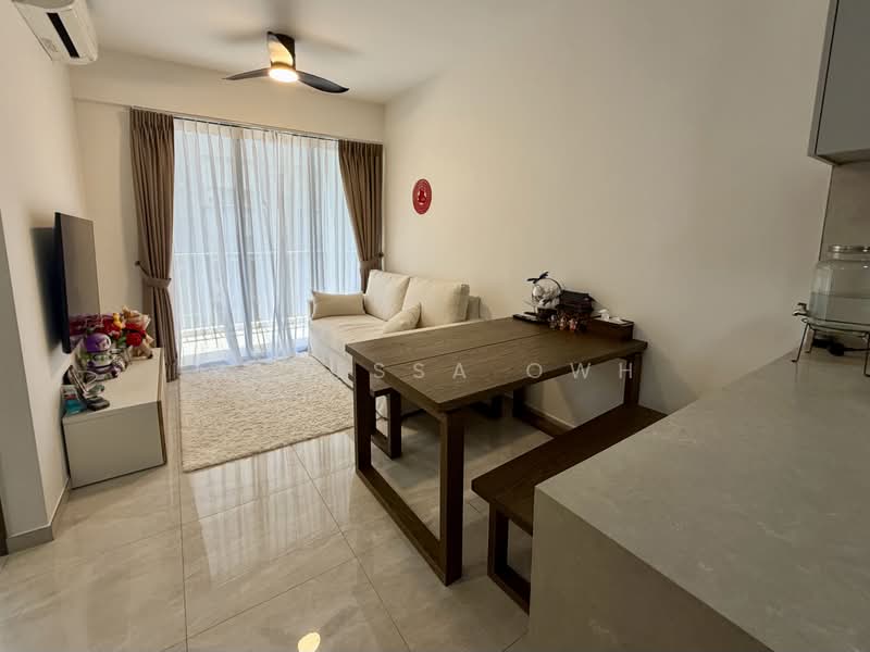 The Florence Residences, 87 Hougang Avenue 2, 2 Bedrooms, 667 sqft, Condominium For Sale, by Vanessa Owh, 500186026 - Living Room - PropertyGuru.com.sg
