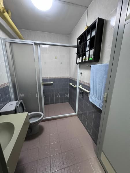 298D Compassvale Street, 298D Compassvale Street, 4 Bedrooms, 1,227 sqft, HDB Flat For Rent, by William Ling, 500186033 - Bathroom - PropertyGuru.com.sg
