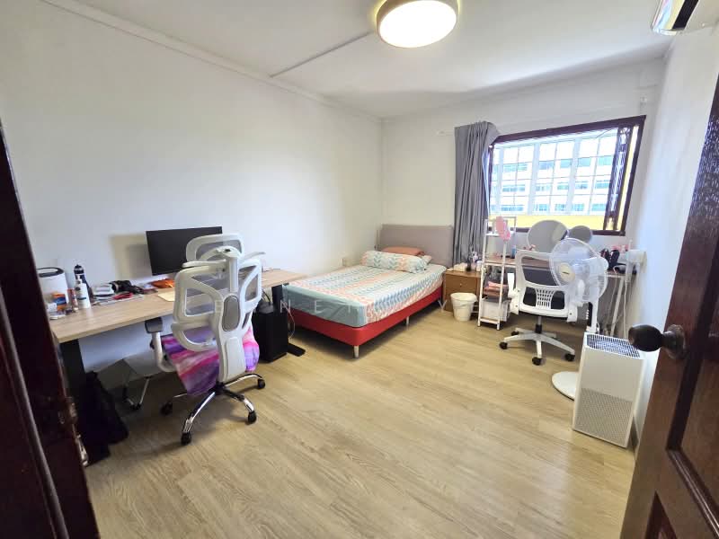 816 Woodlands Street 82, 816 Woodlands Street 82, 5 Bedrooms, 1,927 sqft, HDB Flat For Sale, by Kenneth Yeo, 500186043 - Bedroom - PropertyGuru.com.sg