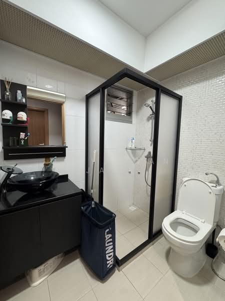 461A Bukit Batok West Avenue 8, 461A Bukit Batok West Avenue 8, 3 Bedrooms, 1,001 sqft, HDB Flat For Rent, by Ou Yaocan Jack, 500186055 - Bathroom - PropertyGuru.com.sg