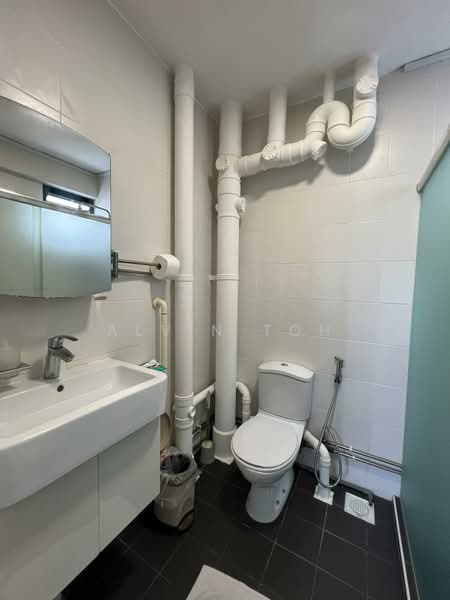 29 Marine Crescent, 29 Marine Crescent, 3 Bedrooms, 1,292 sqft, HDB Flat For Sale, by Alvin Toh, 500186056 - Bathroom - PropertyGuru.com.sg