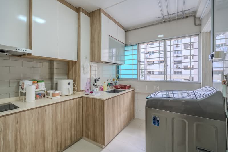 814 Tampines Street 81, 814 Tampines Street 81, 3 Bedrooms, 1,119 sqft, HDB Flat For Sale, by Thomas Lim, 500186059 - Kitchen - PropertyGuru.com.sg