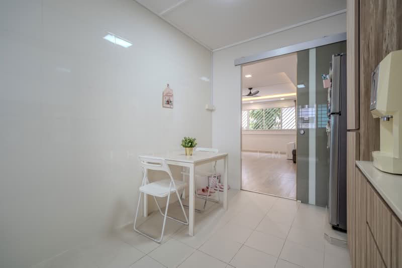814 Tampines Street 81, 814 Tampines Street 81, 3 Bedrooms, 1,119 sqft, HDB Flat For Sale, by Thomas Lim, 500186059 - Kitchen - PropertyGuru.com.sg