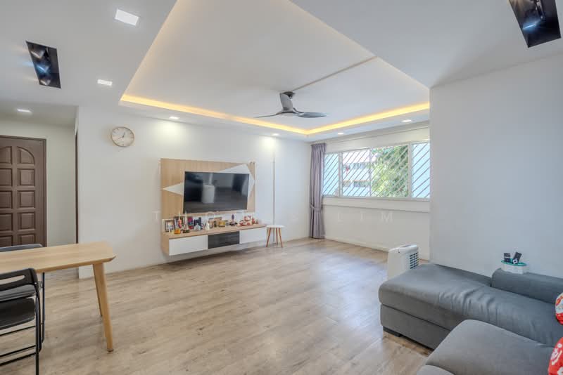 814 Tampines Street 81, 814 Tampines Street 81, 3 Bedrooms, 1,119 sqft, HDB Flat For Sale, by Thomas Lim, 500186059 - Living Room - PropertyGuru.com.sg