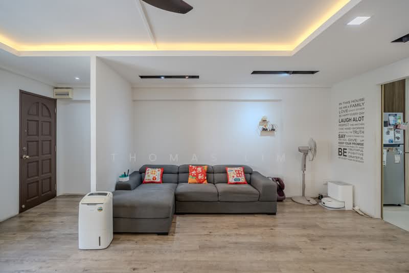 814 Tampines Street 81, 814 Tampines Street 81, 3 Bedrooms, 1,119 sqft, HDB Flat For Sale, by Thomas Lim, 500186059 - Living Room - PropertyGuru.com.sg