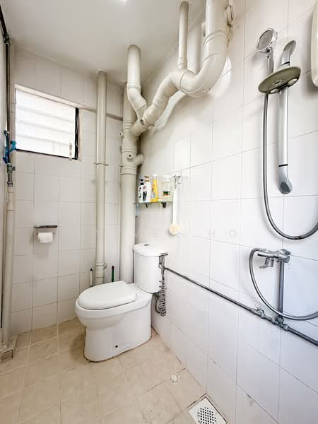 256 Yishun Ring Road, 256 Yishun Ring Road, 2 Bedrooms, 688 sqft, HDB Flat For Sale, by Carven HO, 500186074 - Bathroom - PropertyGuru.com.sg