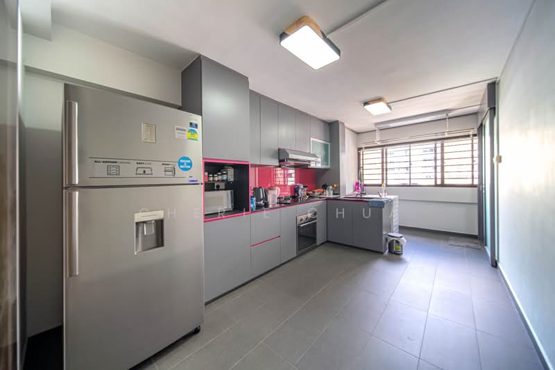 411 Hougang Avenue 10, 411 Hougang Avenue 10, 3 Bedrooms, 979 sqft, HDB Flat For Sale, by Cherie Chua, 500186087 - Kitchen - PropertyGuru.com.sg