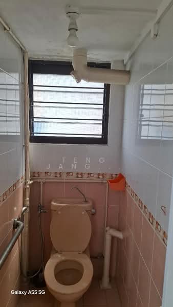 177 Toa Payoh Central, 177 Toa Payoh Central, 2 Bedrooms, 721 sqft, HDB Flat For Sale, by Teng Jang Fey (Melvin), 500186093 - Bathroom - PropertyGuru.com.sg