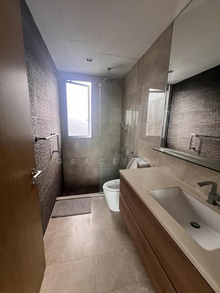 Seastrand, 7 Pasir Ris Link, 2 Bedrooms, 882 sqft, Condominium For Rent, by Grace Wu, 500186113 - Bathroom - PropertyGuru.com.sg