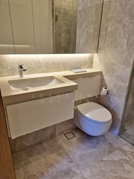 The Laurels @ Cairnhill Road, 38 Cairnhill Road, 1 Bedroom, 549 sqft, Condominium For Sale, by Joyce Lye Hui Xin, 500186118 - Bathroom - PropertyGuru.com.sg