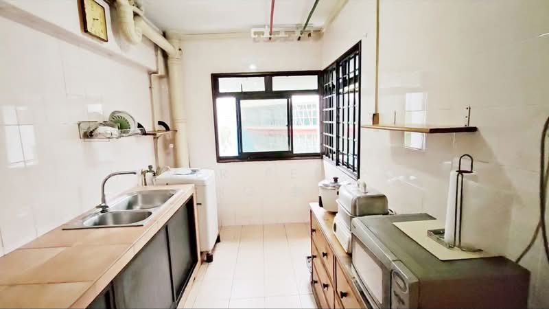 474 Sembawang Drive, 474 Sembawang Drive, 3 Bedrooms, 969 sqft, HDB Flat For Sale, by Homer Pee Poh Seng 彭保升, 500186125 - Kitchen - PropertyGuru.com.sg
