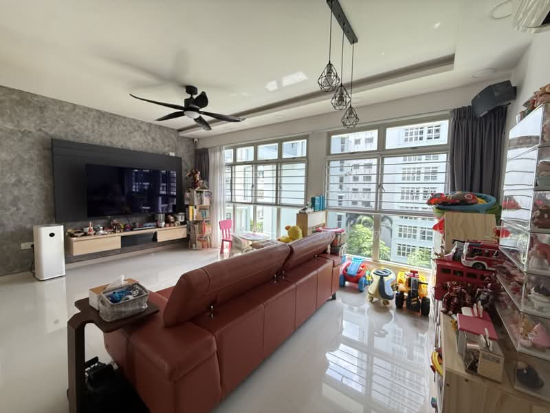 322B Sumang Walk, 322B Sumang Walk, 3 Bedrooms, 1,216 sqft, HDB Flat For Sale, by JJ Ivan Lim 林俊杰, 500186126 - Living Room - PropertyGuru.com.sg