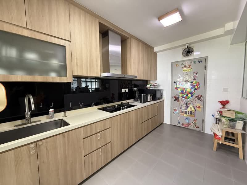 322B Sumang Walk, 322B Sumang Walk, 3 Bedrooms, 1,216 sqft, HDB Flat For Sale, by JJ Ivan Lim 林俊杰, 500186126 - Kitchen - PropertyGuru.com.sg
