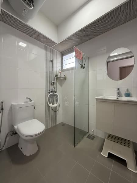 322B Sumang Walk, 322B Sumang Walk, 3 Bedrooms, 1,216 sqft, HDB Flat For Sale, by JJ Ivan Lim 林俊杰, 500186126 - Bathroom - PropertyGuru.com.sg