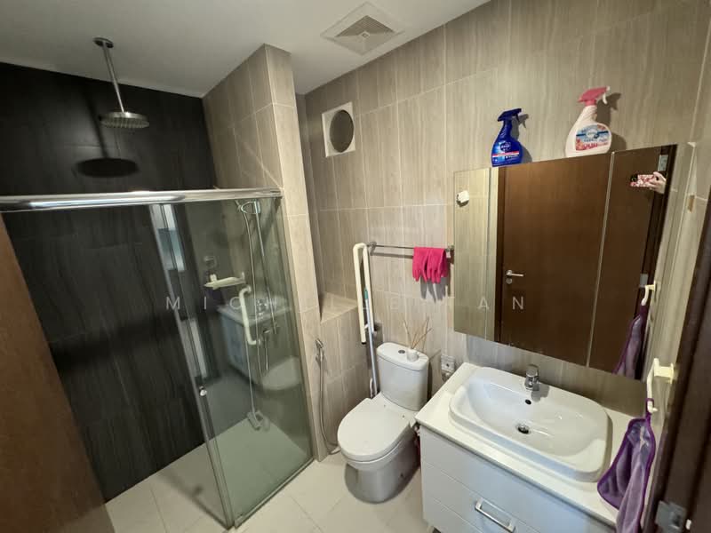 The Hillford, 172 Jalan Jurong Kechil, 1 Bedroom, 399 sqft, Condominium For Sale, by Michelle Tan, 500186130 - Bathroom - PropertyGuru.com.sg