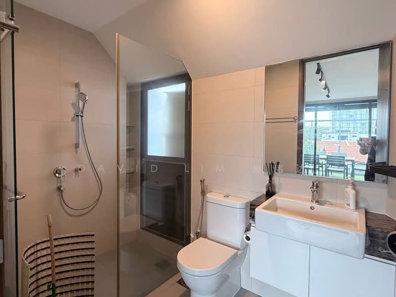 Terra Villas, 28 Jalan Sayang, 5 Bedrooms, 4,000 sqft, Corner Terrace For Rent, by David Lim 林伟达, 500186134 - Bathroom - PropertyGuru.com.sg