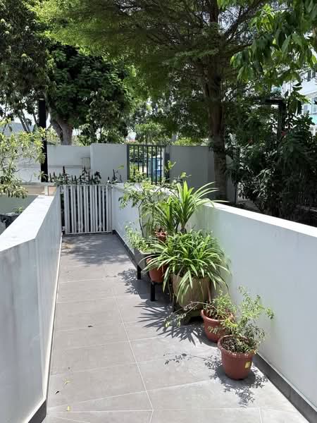 Terra Villas, 28 Jalan Sayang, 5 Bedrooms, 4,000 sqft, Corner Terrace For Rent, by David Lim 林伟达, 500186134 - Exterior - PropertyGuru.com.sg