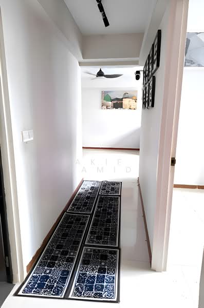366A Sembawang Crescent, 366A Sembawang Crescent, 2 Bedrooms, 732 sqft, HDB Flat For Sale, by Akif Hamid, 500186140 - Corridor - PropertyGuru.com.sg