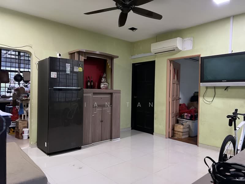 29 Lim Liak Street, 29 Lim Liak Street, 2 Bedrooms, 807 sqft, HDB Flat For Sale, by Ian Tan, 500186159 - Living Room - PropertyGuru.com.sg