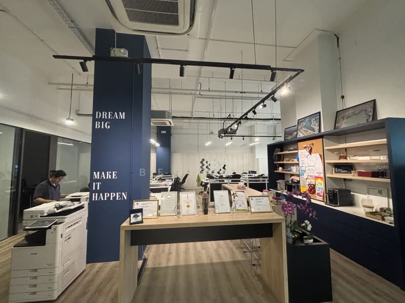 Pasir Panjang Fitted Office, many units available!, Pasir Panjang Road, 2,987 sqft, Light Industrial (B1) For Rent, by Ben Lua, 500186161 - Interior - CommercialGuru.com.sg